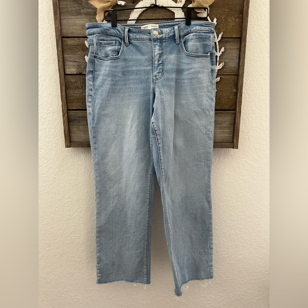 BKE‎ Payton Light Wash Mid-rise Jeans - Classic Straight Fit size 32